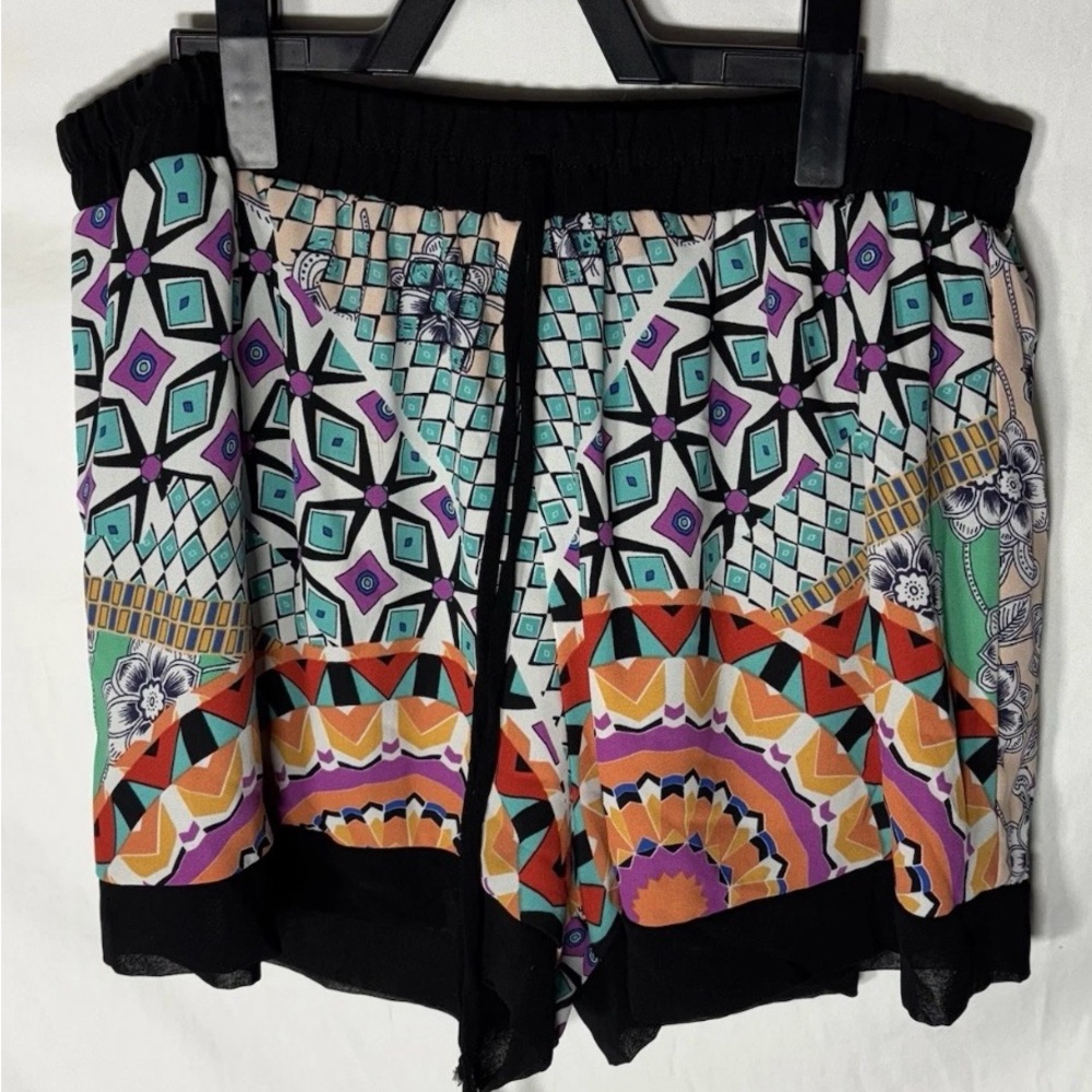 Lila Clothing‎ Co Bohemian Patchwork Drawstring Waist Shorts Womens Medium